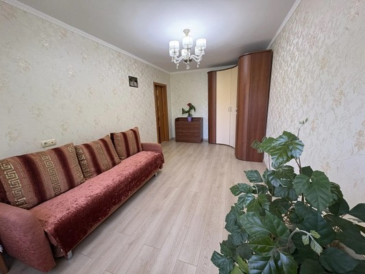 Продам трехкомнатную (3-комн.) квартиру, 4А, Дубровицы п
