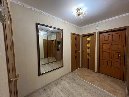 Продам трехкомнатную (3-комн.) квартиру, 4А, Дубровицы п