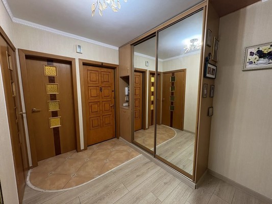 Продам трехкомнатную (3-комн.) квартиру, 4А, Дубровицы п