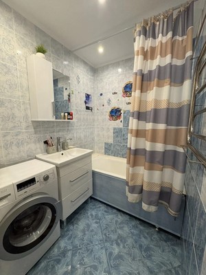 Продам трехкомнатную (3-комн.) квартиру, 4А, Дубровицы п