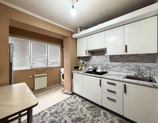 Продам трехкомнатную (3-комн.) квартиру, Ватутина ул, 1, Нальчик г