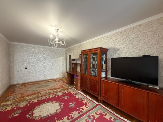 Продам трехкомнатную (3-комн.) квартиру, Ватутина ул, 1, Нальчик г