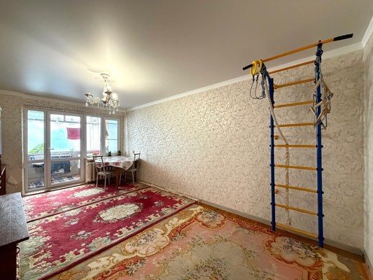 Продам трехкомнатную (3-комн.) квартиру, Ватутина ул, 1, Нальчик г