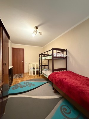 Продам трехкомнатную (3-комн.) квартиру, Ватутина ул, 1, Нальчик г