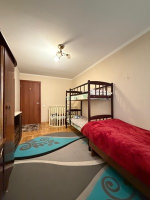 Продам трехкомнатную (3-комн.) квартиру, Ватутина ул, 1, Нальчик г