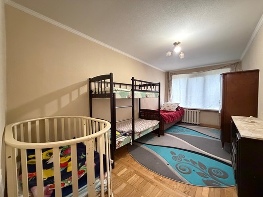Продам трехкомнатную (3-комн.) квартиру, Ватутина ул, 1, Нальчик г
