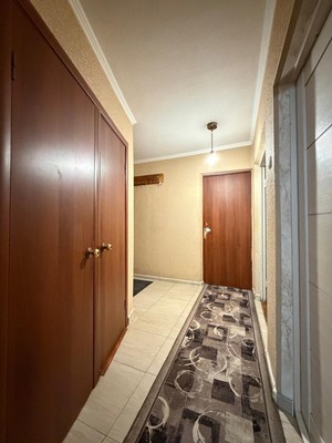 Продам трехкомнатную (3-комн.) квартиру, Ватутина ул, 1, Нальчик г