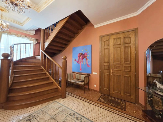Сдам многокомнатную квартиру, Петровка ул, 17 1, Москва г