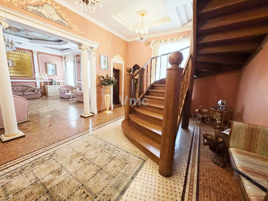 Сдам многокомнатную квартиру, Петровка ул, 17 1, Москва г