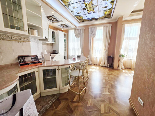 Сдам многокомнатную квартиру, Петровка ул, 17 1, Москва г