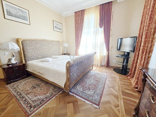 Сдам многокомнатную квартиру, Петровка ул, 17 1, Москва г