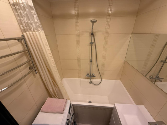 Продам трехкомнатную (3-комн.) квартиру, Королева пр-кт, 23а, Ростов-на-Дону г