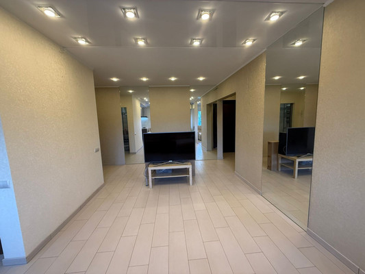 Продам трехкомнатную (3-комн.) квартиру, Королева пр-кт, 23а, Ростов-на-Дону г
