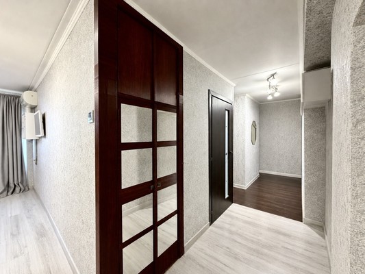 Продам двухкомнатную (2-комн.) квартиру, Коновалова ул, 7, Москва г