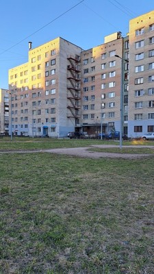 Продам комнату в 8-комн. квартире, Купчинская ул, 21к1, Санкт-Петербург г