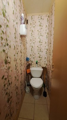 Продам комнату в 8-комн. квартире, Купчинская ул, 21к1, Санкт-Петербург г