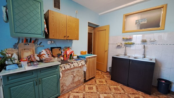 Продам комнату в 8-комн. квартире, Купчинская ул, 21к1, Санкт-Петербург г