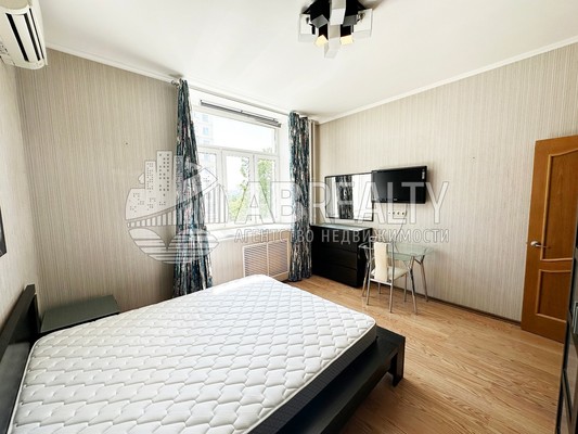 Продам двухкомнатную (2-комн.) квартиру, Преображенская ул, 5/7, Москва г