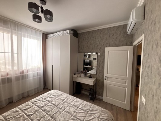 Продам двухкомнатную (2-комн.) квартиру, Коминтерна ул, 15к3, Москва г