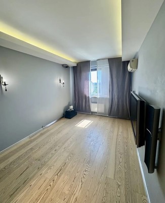 Продам двухкомнатную (2-комн.) квартиру, Горбунова ул, 19к1, Москва г