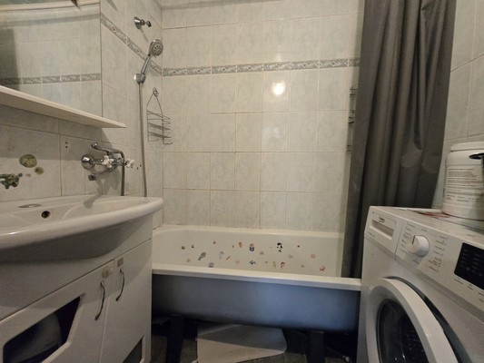 Продам трехкомнатную (3-комн.) квартиру, Новоселов проезд, 6, Алфимово д