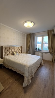 Продам двухкомнатную (2-комн.) квартиру, Бескудниковский б-р, 5, Москва г