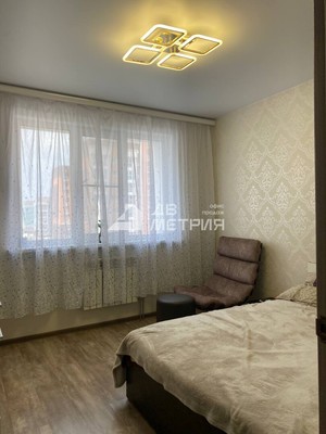 Продам двухкомнатную (2-комн.) квартиру, Весенняя ул, 1к4, Новотроицкое с