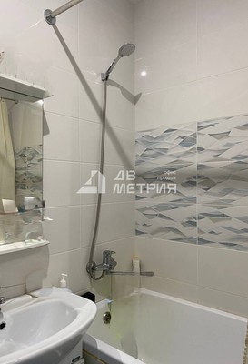 Продам двухкомнатную (2-комн.) квартиру, Весенняя ул, 1к4, Новотроицкое с