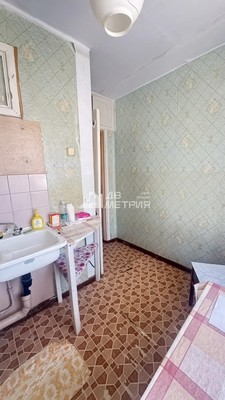Продам двухкомнатную (2-комн.) квартиру, Свободная ул, 43, Углегорск г