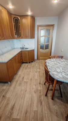 Продам двухкомнатную (2-комн.) квартиру, Карьерная ул, 49, Южно-Сахалинск г