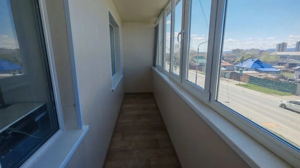 Продам двухкомнатную (2-комн.) квартиру, Карьерная ул, 49, Южно-Сахалинск г