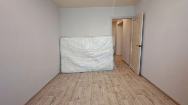 Продам двухкомнатную (2-комн.) квартиру, Карьерная ул, 49, Южно-Сахалинск г