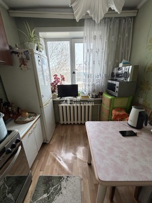 Продам двухкомнатную (2-комн.) квартиру, Вокзальная ул, 72, Южно-Сахалинск г