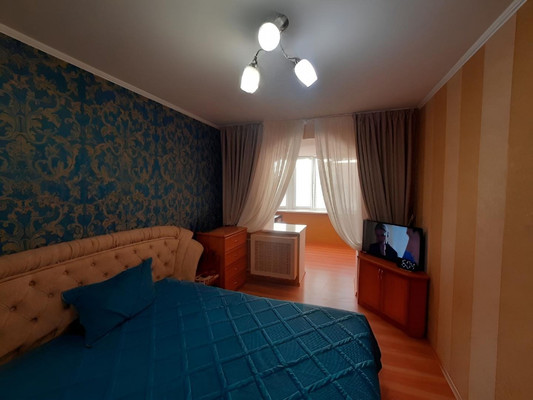 Продам двухкомнатную (2-комн.) квартиру, И.Г.Лексина ул, 48, Симферополь г