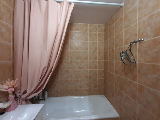 Продам двухкомнатную (2-комн.) квартиру, И.Г.Лексина ул, 48, Симферополь г