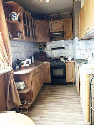 Продам трехкомнатную (3-комн.) квартиру, Загребский б-р, 33к2, Санкт-Петербург г
