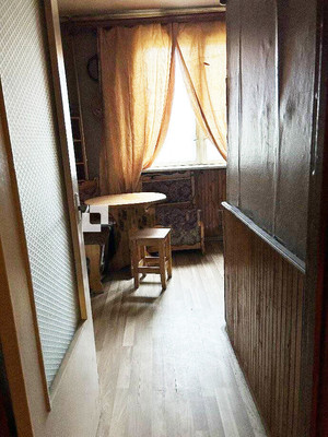 Продам трехкомнатную (3-комн.) квартиру, Загребский б-р, 33к2, Санкт-Петербург г