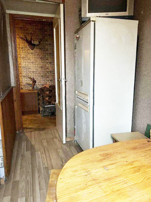 Продам трехкомнатную (3-комн.) квартиру, Загребский б-р, 33к2, Санкт-Петербург г