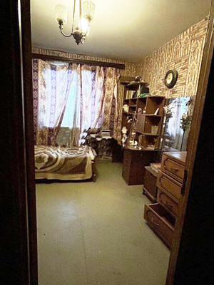 Продам трехкомнатную (3-комн.) квартиру, Загребский б-р, 33к2, Санкт-Петербург г