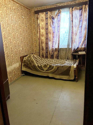 Продам трехкомнатную (3-комн.) квартиру, Загребский б-р, 33к2, Санкт-Петербург г