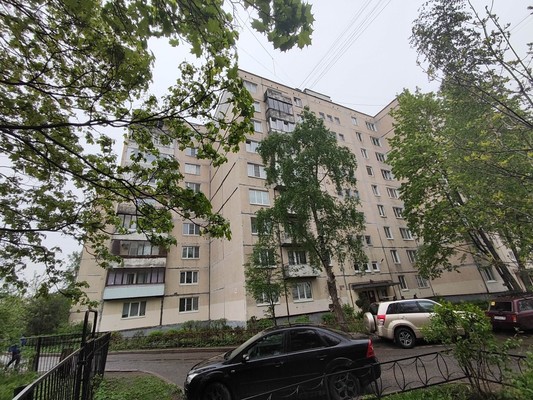 Продам трехкомнатную (3-комн.) квартиру, Загребский б-р, 33к2, Санкт-Петербург г