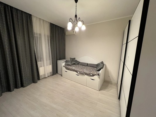 Продам трехкомнатную (3-комн.) квартиру, Чистопольская ул, 38, Казань г