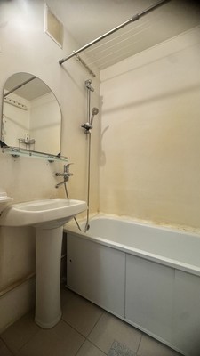 Продам однокомнатную (1-комн.) квартиру, Шуваловский пр-кт, 84к1, Санкт-Петербург г