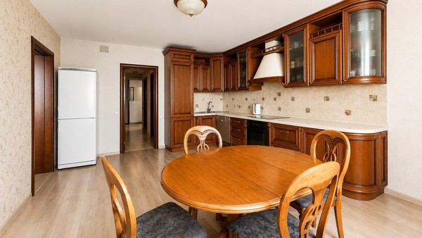 Продам трехкомнатную (3-комн.) квартиру, Главмосстроя ул, 10, Москва г