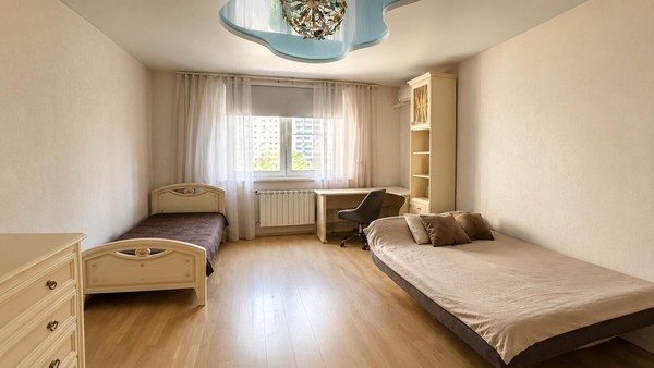Продам трехкомнатную (3-комн.) квартиру, Главмосстроя ул, 10, Москва г