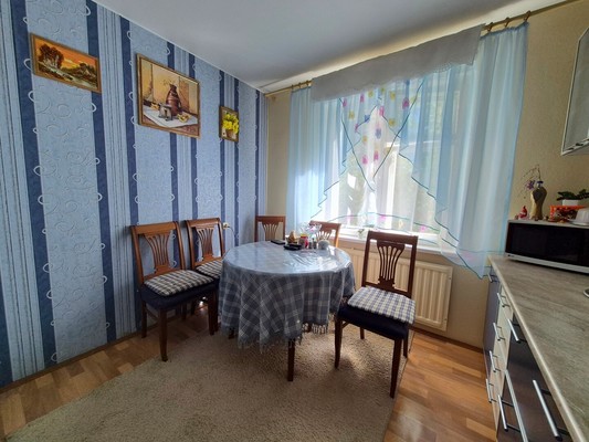 Продам двухкомнатную (2-комн.) квартиру, Ленинградская ул, 6, Костомукша г