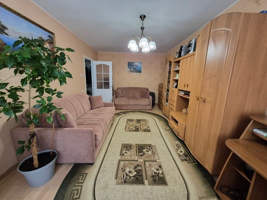 Продам двухкомнатную (2-комн.) квартиру, Ленинградская ул, 6, Костомукша г