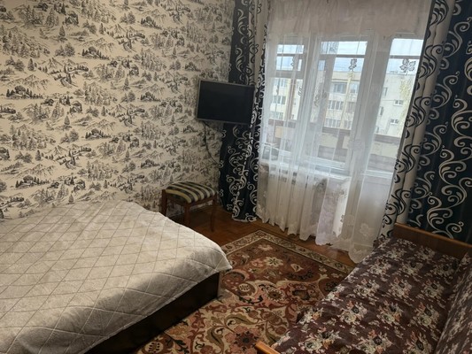 Сдам однокомнатную (1-комн.) квартиру, Московская ул, 7, Великий Новгород г