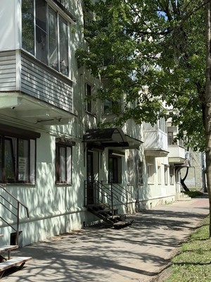 Продам трехкомнатную (3-комн.) квартиру, Предтеченская ул, 6, Великий Новгород г