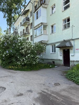 Продам трехкомнатную (3-комн.) квартиру, Предтеченская ул, 6, Великий Новгород г